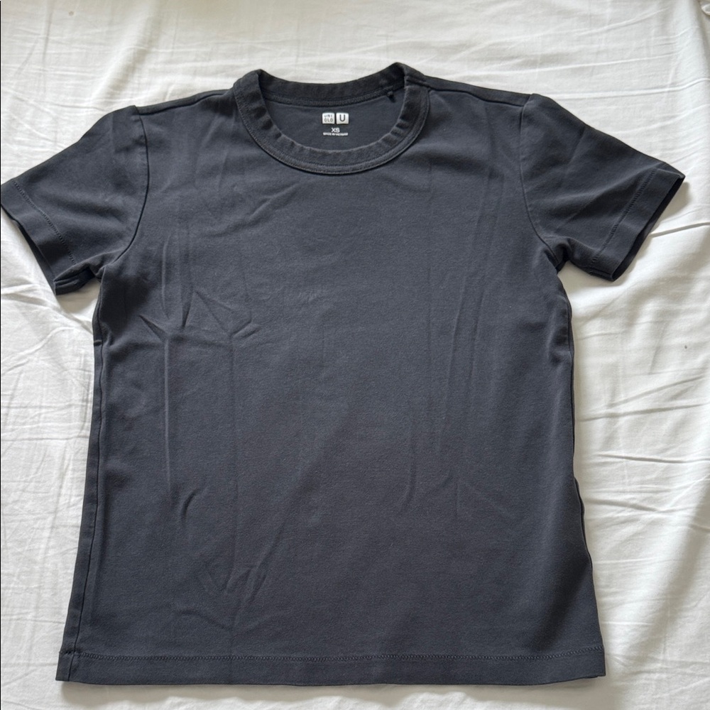 Uniqlo Dark Gray Short Sleeve Tee